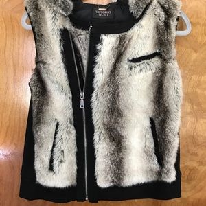 Women’s Faux Fur Vest